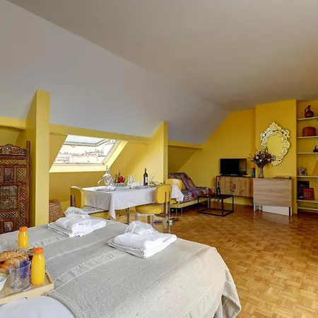 694 Floch - Superbe A Apartment *